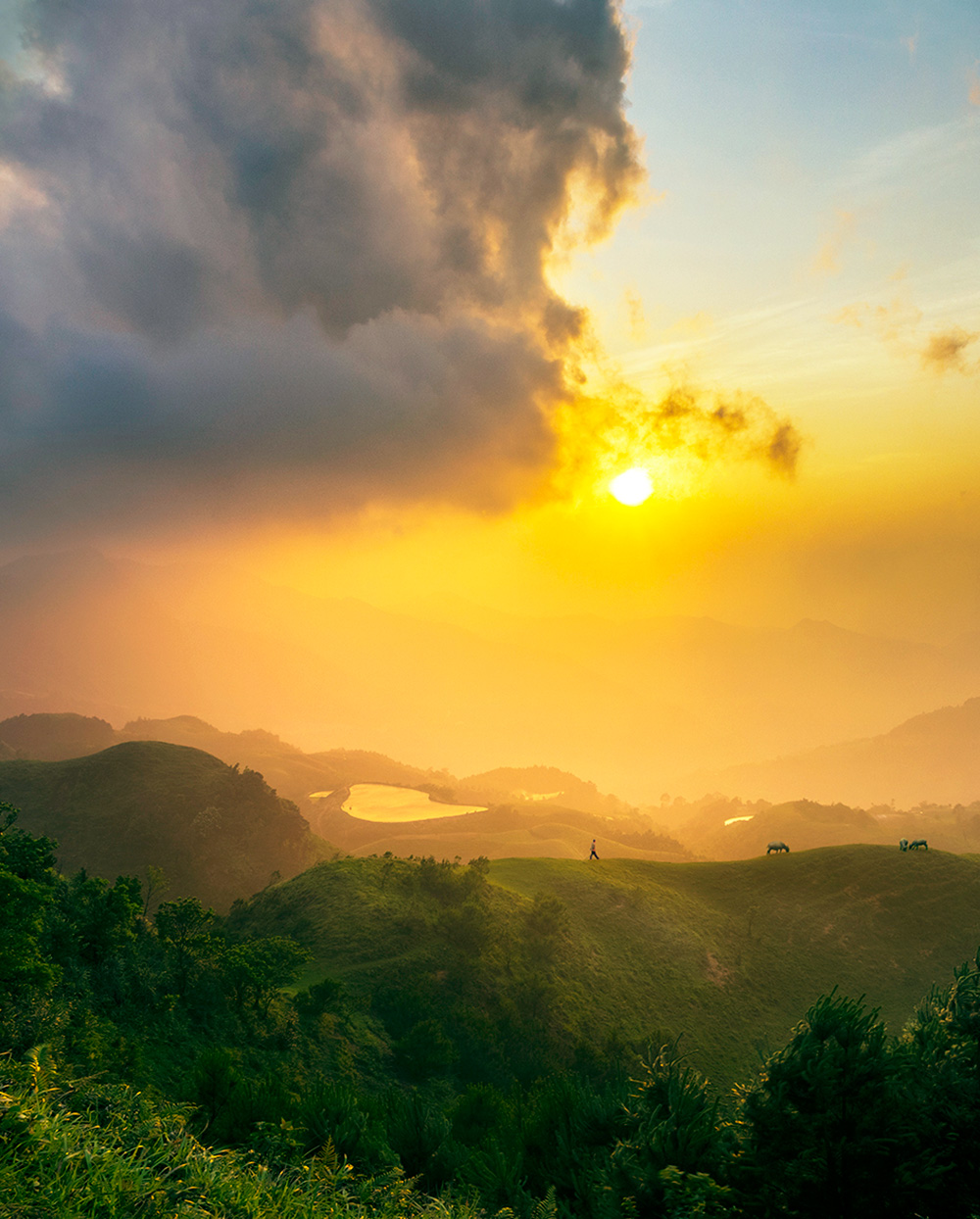 Ngắm hoàng hôn tuyệt đẹp trên đỉnh Mẫu Sơn Ngắm hoàng hôn tuyệt đẹp trên đỉnh Mẫu Sơn
