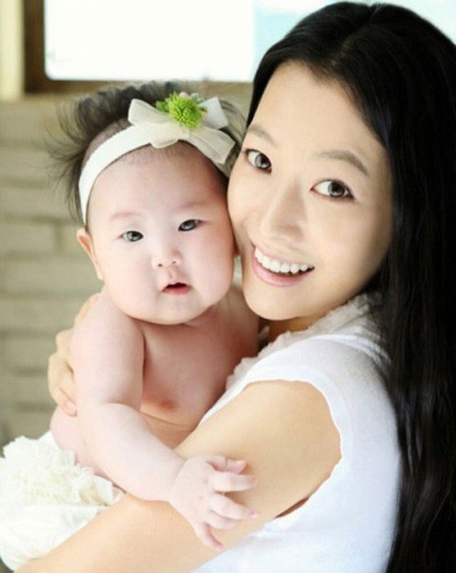 Kim Hee Sun - Mỹ nhân nhận mình đẹp hơn Song Hye Kyo, Kim Tae Hee - 8