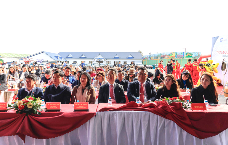 Khai mạc chương trình tham quan làng hoa Vạn Thành chào đón Festival Hoa Đà Lạt 2022
