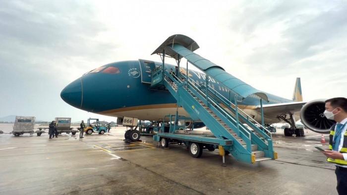 Hình ảnh chiếc Boeing 787 trước giờ cất cánh tại sân bay Nội Bài sáng nay