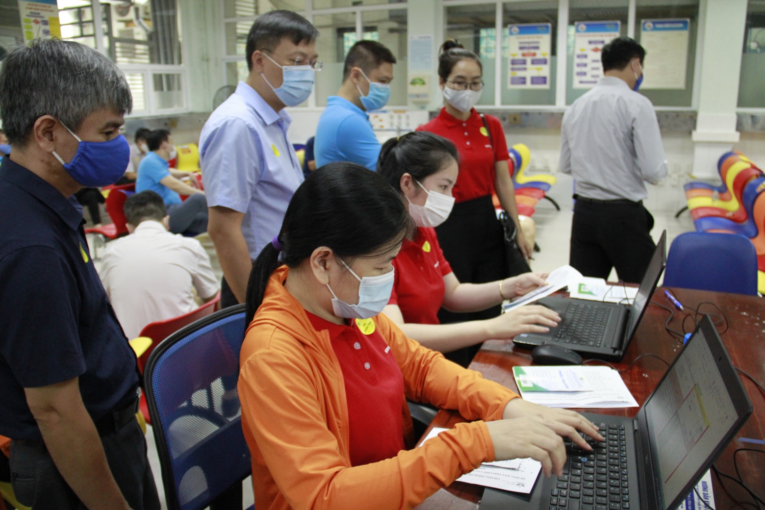 Petrovietnam triển khai tiêm mũi 2 vắc-xin Covid-19 cho cán bộ, người lao động