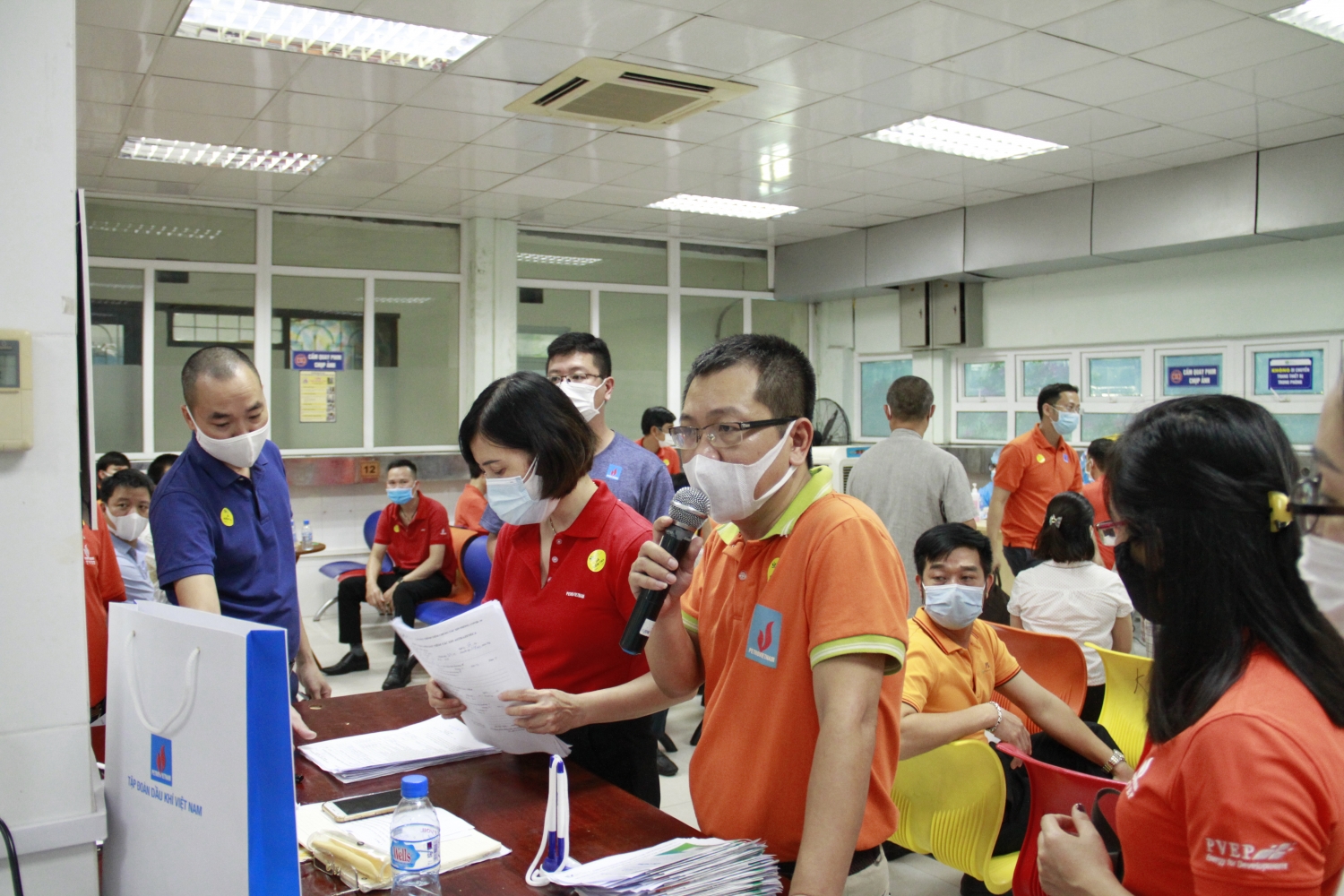 Petrovietnam triển khai tiêm mũi 2 vắc-xin Covid-19 cho cán bộ, người lao động