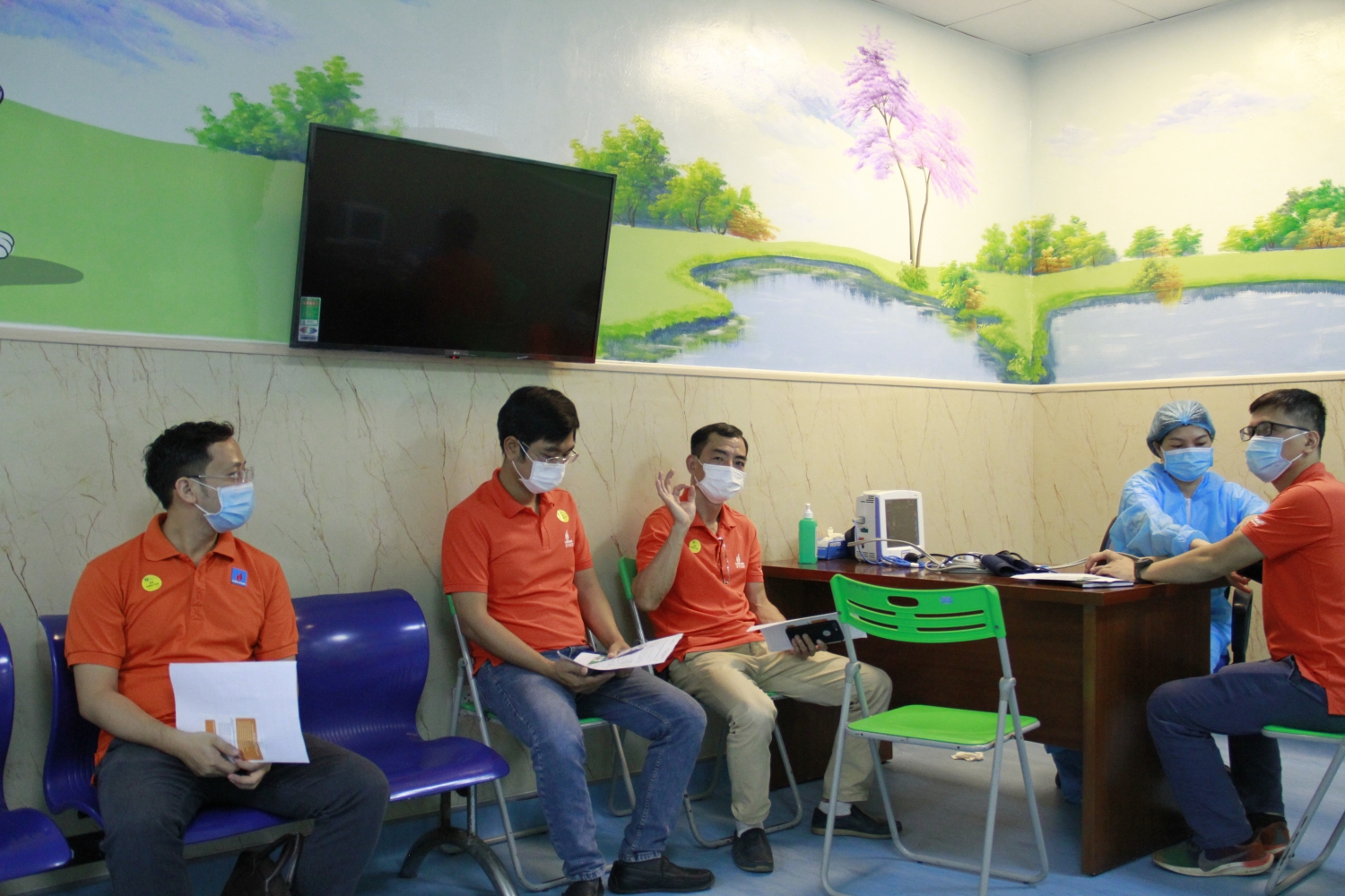 Petrovietnam triển khai tiêm mũi 2 vắc-xin Covid-19 cho cán bộ, người lao động