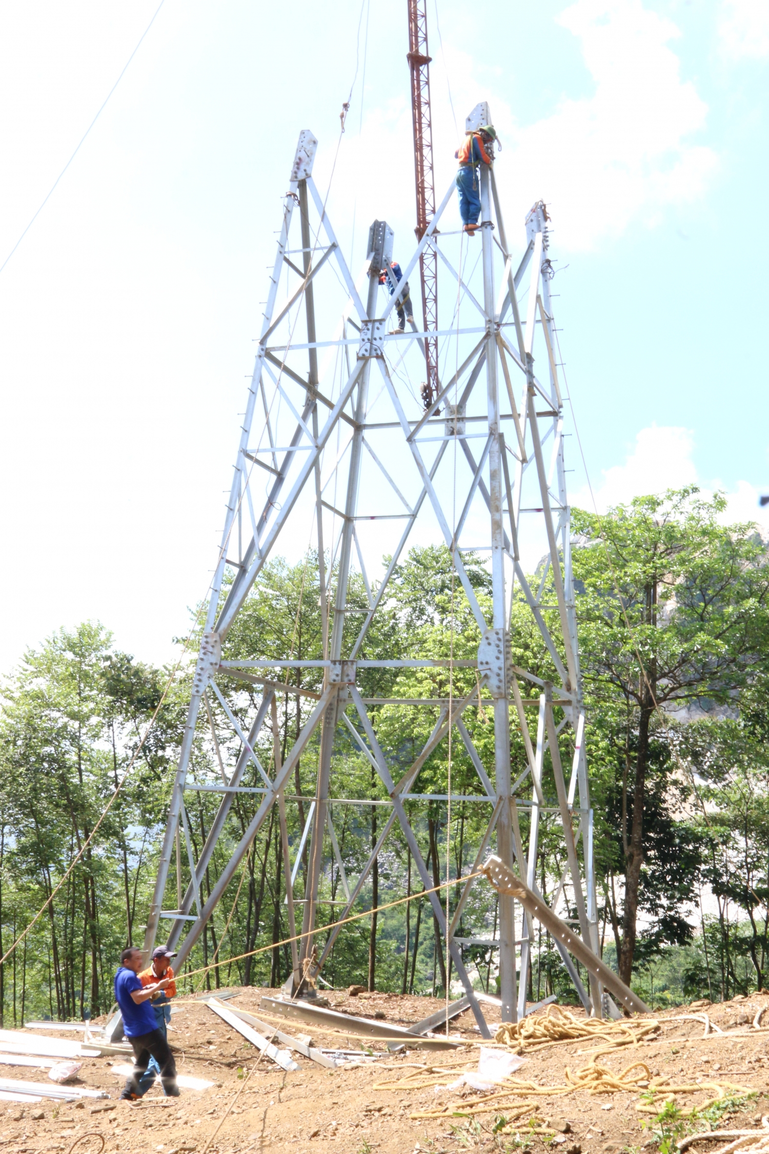Phải sớm giải quyết điểm nghẽn giải phóng mặt bằng cho dự án ĐZ 220 kV mạch kép đấu nối TBA 220 kV Bắc Quang