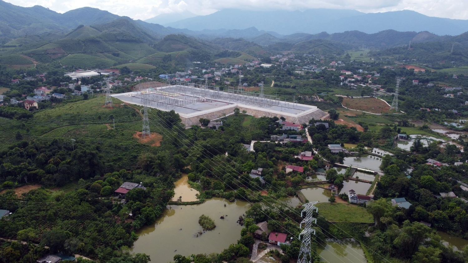 Theo chân những người làm dự án ĐZ 220 kV mạch kép đấu nối trạm biến áp (TBA) 220 kV Bắc Quang