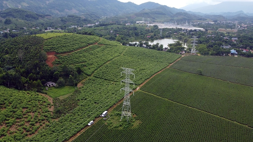 Theo chân những người làm dự án ĐZ 220 kV mạch kép đấu nối trạm biến áp (TBA) 220 kV Bắc Quang