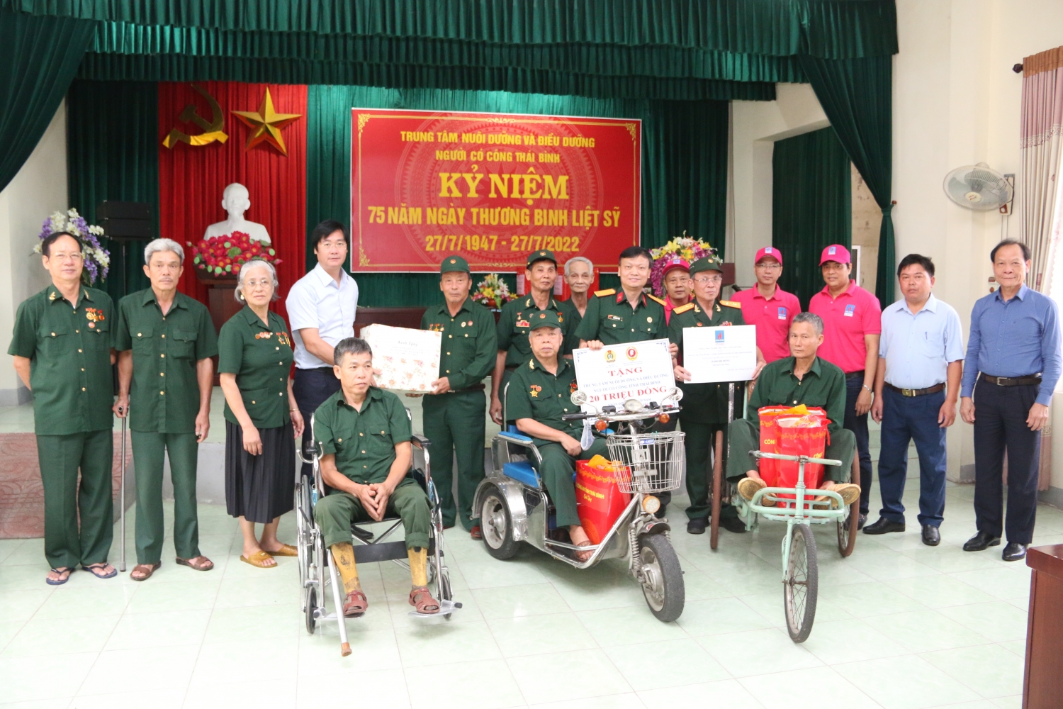 Hội CCB Tập đoàn và Công đoàn DKVN tri ân các thương bệnh binh, người có công tại Thái Bình, Hà Nam