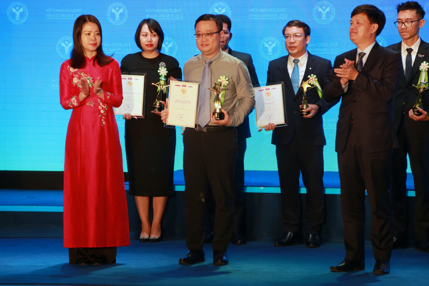 Petrovietnam và PVFCCo được tôn vinh 