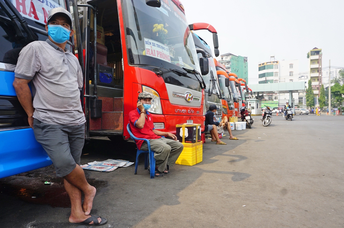 Xe ô tô kinh doanh vận tải hiện được giảm một phần phí đường bộ mỗi tháng, trong thời gian từ 10/8/2020-31/12/2021