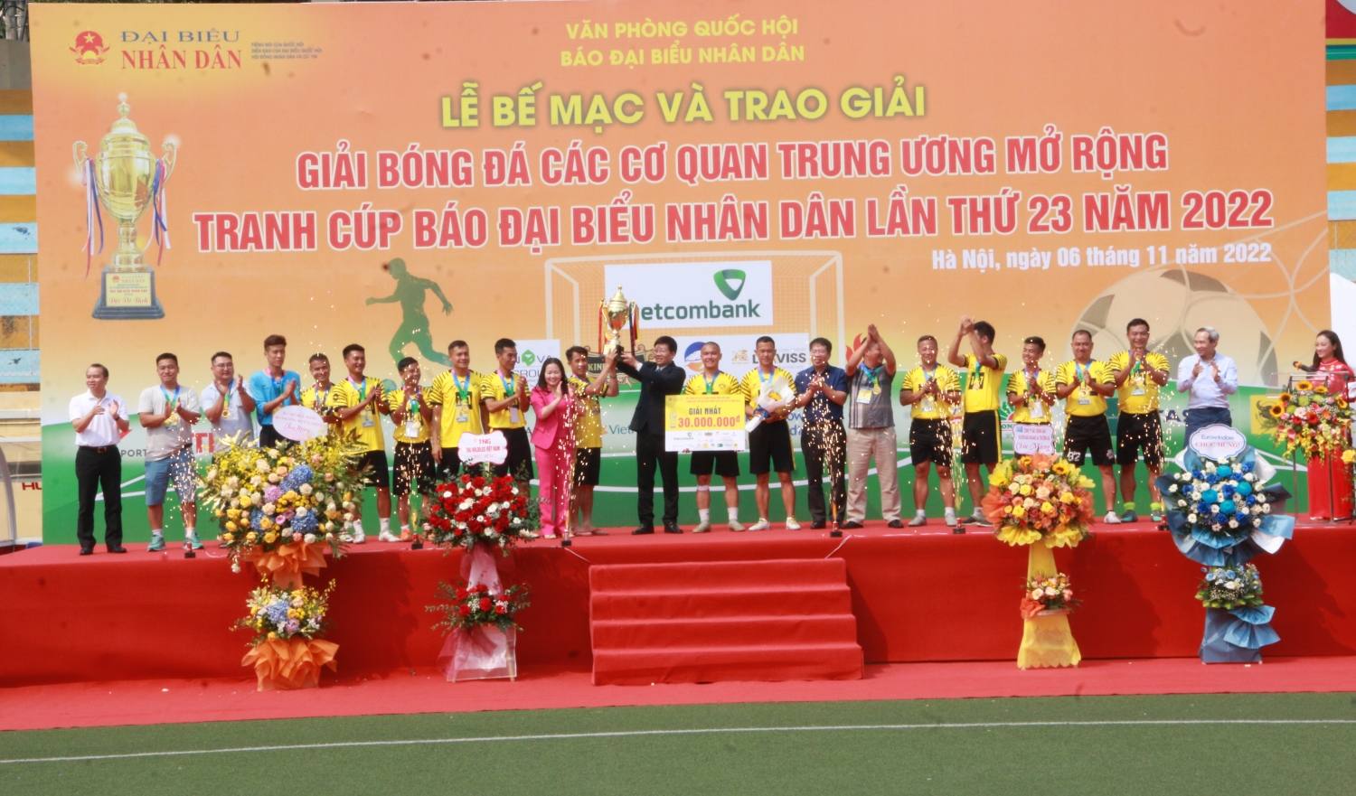 Đội bóng Tập đoàn Dầu khí Việt Nam giành Giải tư Giải bóng đá các cơ quan Trung ương Đội bóng Tập đoàn Dầu khí Việt Nam giành Giải tư Giải bóng đá các cơ quan Trung ương