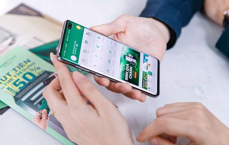 Tin ngân hàng ngày 22/2: NHNN lên tiếng về việc cho vay online nhưng vẫn yêu cầu chứng từ trên giấy