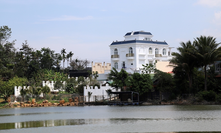Tin nhanh bất động sản ngày 3/5: Buộc tháo dỡ biệt thự xây dựng không phép tại Bảo Lộc, Lâm Đồng