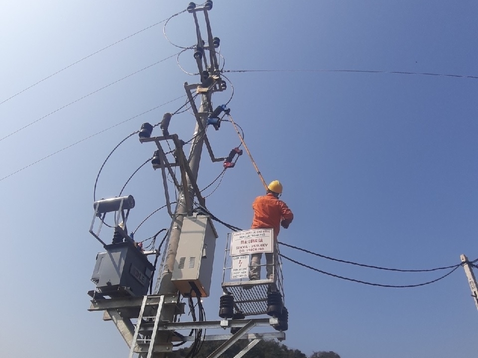 EVNNPC: 6 tháng đầu năm 2022, điện thương phẩm đạt 40,589 tỷ kWh, tăng trưởng 5,6% so với cùng kỳ