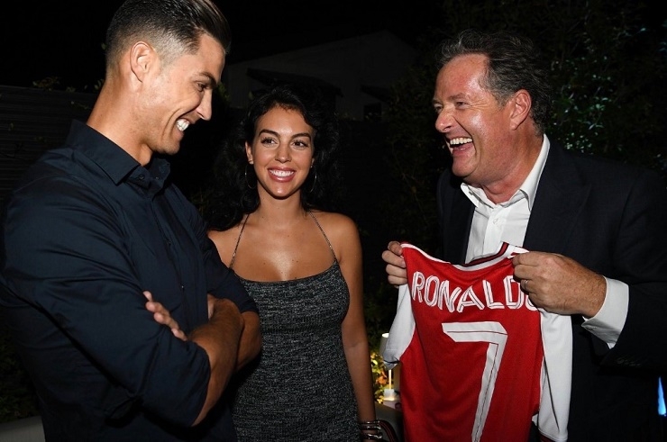 Tin thể thao ngày 20/7: Nhà báo Anh thuyết phục Ronaldo đến Arsenal Tin thể thao ngày 20/7: Nhà báo Anh thuyết phục Ronaldo đến Arsenal