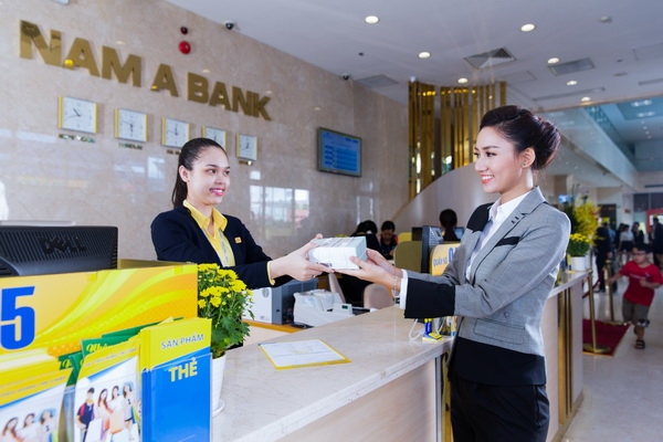 Tin ngân hàng nổi bật trong tuần qua: Kiến nghị với ngân hàng miễn phí nạp tiền vào tài khoản VETC