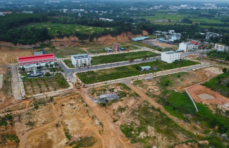 Tin bất động sản ngày 13/8: Bình Dương xử phạt nhiều dự án huy động vốn trái phép Tin bất động sản ngày 13/8: Bình Dương xử phạt nhiều dự án huy động vốn trái phép
