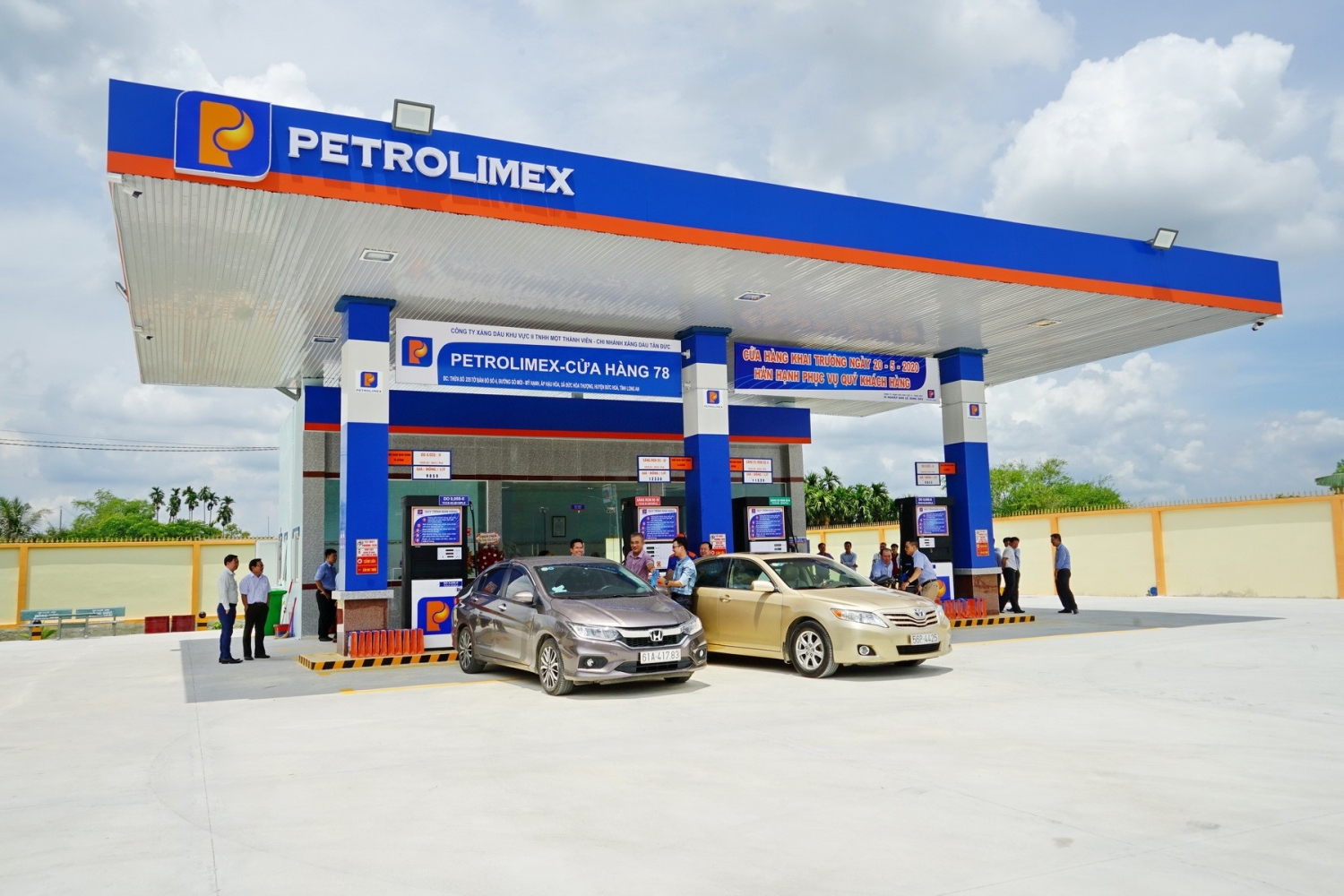Sắp xếp, xử lý 20 cơ sở nhà đất của Petrolimex tại Hòa Bình Sắp xếp, xử lý 20 cơ sở nhà đất của Petrolimex tại Hòa Bình
