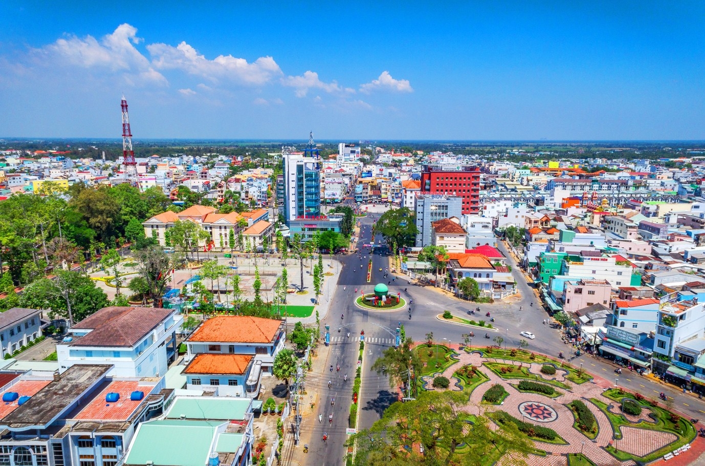 Tin bất động sản ngày 2/9: Xây dựng cơ sở tôn giáo trái phép trong khu công nghiệp