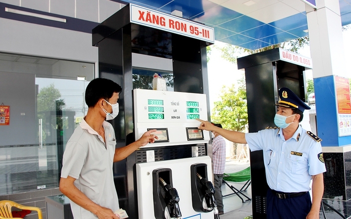 Cần Thơ: Xử phạt 19 vụ vi phạm kinh doanh xăng dầu, thu 400 triệu đồng Cần Thơ: Xử phạt 19 vụ vi phạm kinh doanh xăng dầu, thu 400 triệu đồng
