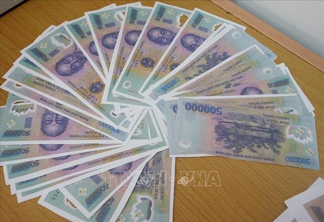 Tin ngân hàng nổi bật trong tuần qua: Phát hiện, ngăn chặn xuất lậu 1 triệu USD nhuộm đen ra nước ngoài Tin ngân hàng nổi bật trong tuần qua: Phát hiện, ngăn chặn xuất lậu 1 triệu USD nhuộm đen ra nước ngoài