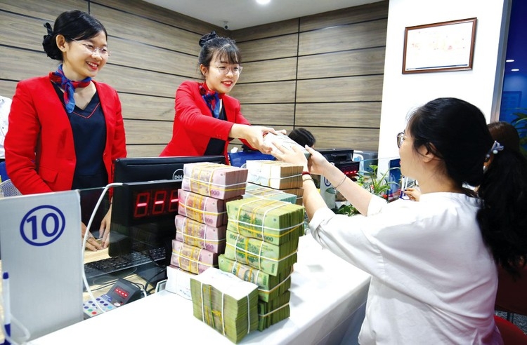 Tin ngân hàng nổi bật trong tuần qua: NHNN sẽ vận động các nhà băng giữ ổn định lãi vay Tin ngân hàng nổi bật trong tuần qua: NHNN sẽ vận động các nhà băng giữ ổn định lãi vay