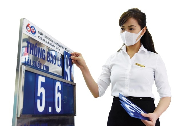 Tin ngân hàng ngày 30/9: Lãi suất huy động được đẩy lên 8,2%/năm Tin ngân hàng ngày 30/9: Lãi suất huy động được đẩy lên 8,2%/năm
