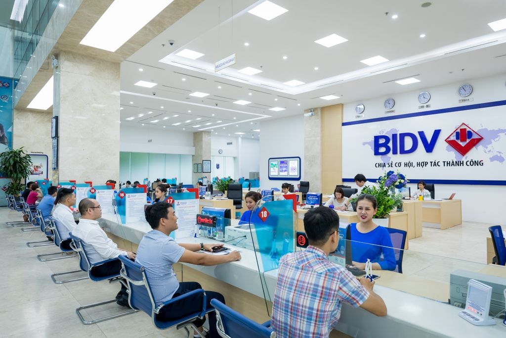 Tin ngân hàng ngày 5/10: Lãi suất VND trên thị trường liên ngân hàng tăng vọt Tin ngân hàng ngày 5/10: Lãi suất VND trên thị trường liên ngân hàng tăng vọt