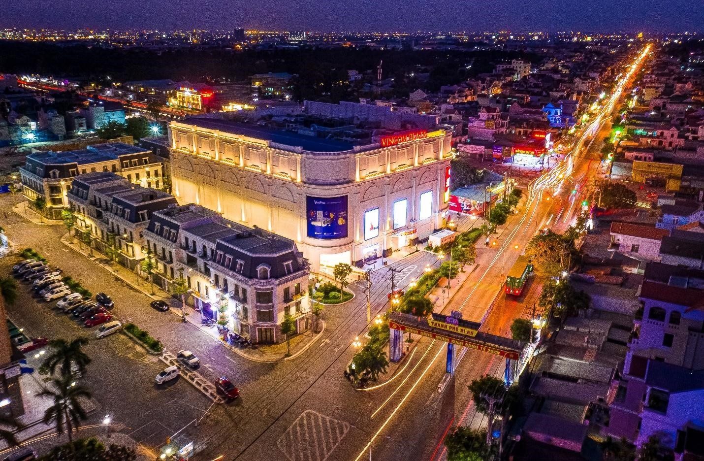 Tin nhanh bất động sản ngày 7/12: Charm City là biểu tượng sống mới của TP Dĩ An, Bình Dương