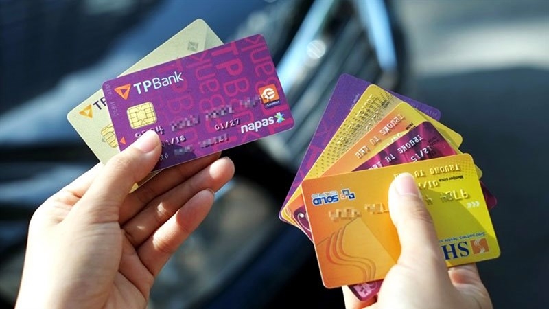 Tin nhanh ngân hàng ngày 3/12: Đề xuất xin lùi thời hạn chuyển đổi thẻ từ ATM sang thẻ chip