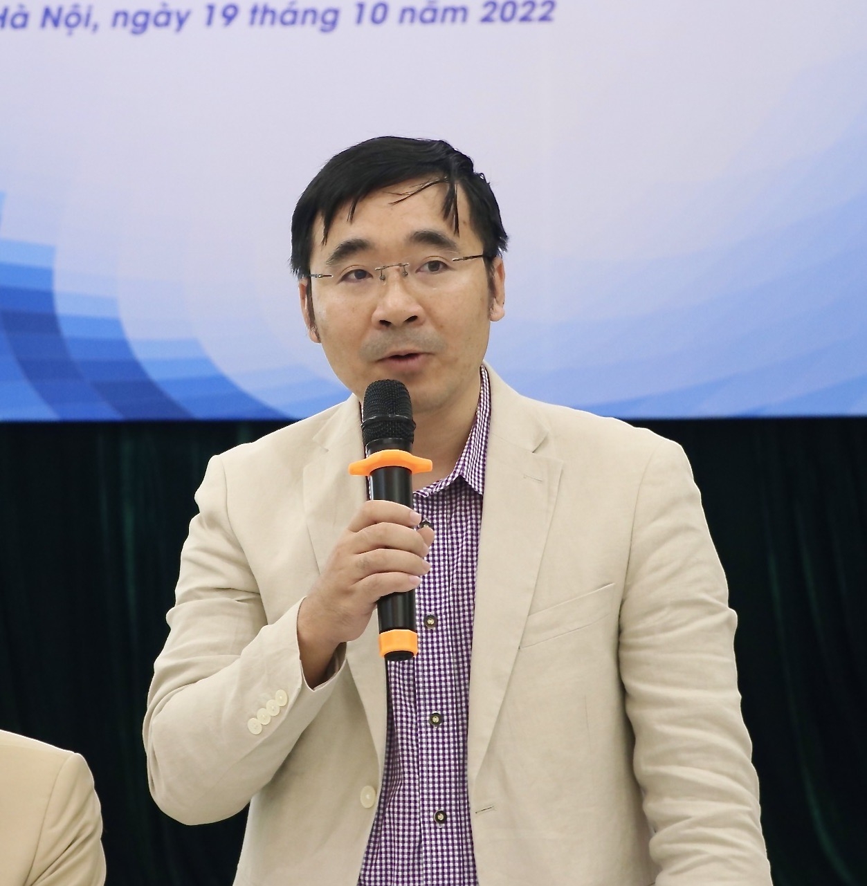 Xu hướng chuyển dịch năng lượng và hàm ý chính sách đối với ngành Dầu khí Việt Nam