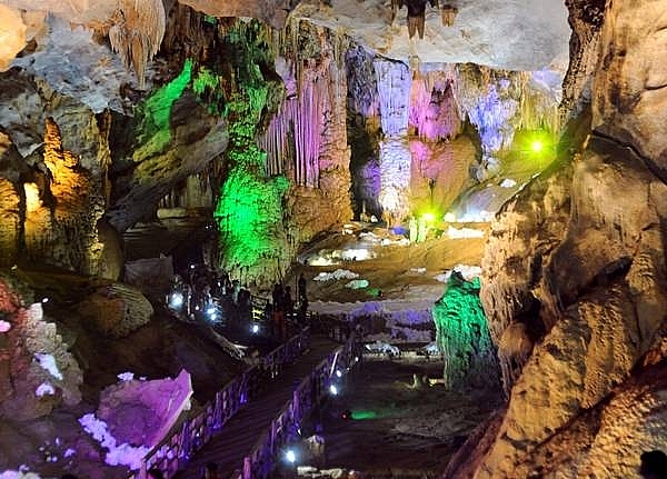 Khám phá top 6 hang động đẹp nhất Việt Nam kham pha top 6 hang dong dep nhat tai viet nam