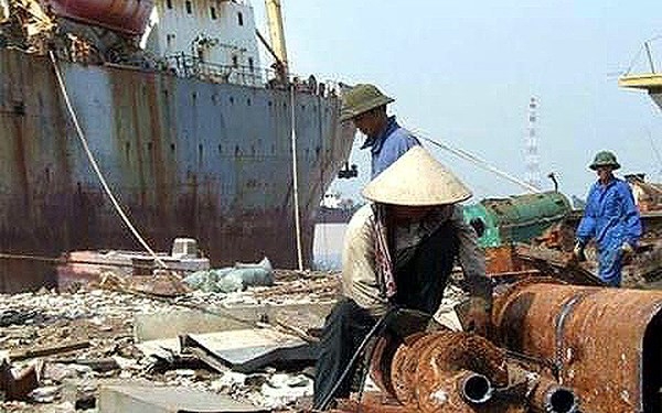 trung quoc cam nhap sat thep phe lieu don dap ve viet nam