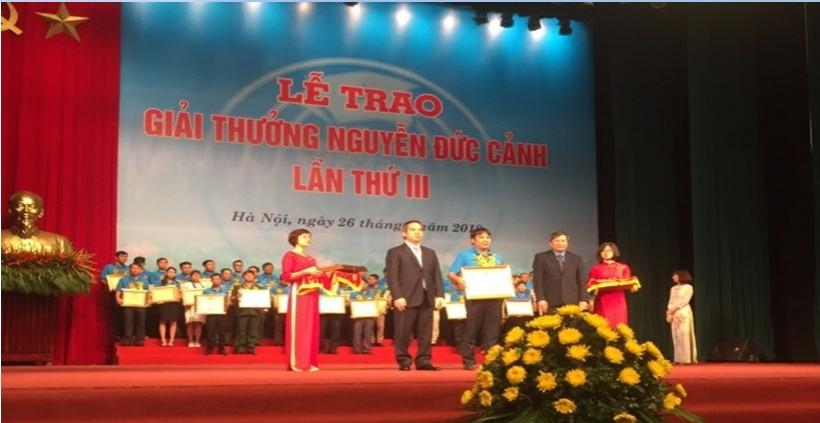 nguoi lao dong bsr duoc ton vinh tai le trao giai thuong nguyen duc canh lan thu iii nam 2018