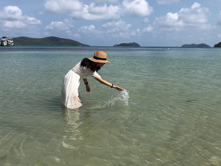 song cham o dao ngoc nam du