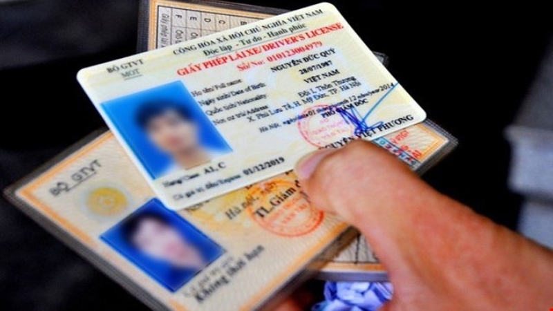 Lại bàn việc chuyển quyền cấp GPLX từ Bộ Giao thông sang Bộ Công an
