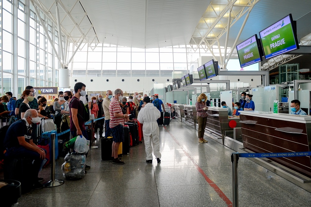 can-canh-chuyen-bay-dua-cong-dan-sec-va-chau-au-hoi-huong-cua-bamboo-airways-1