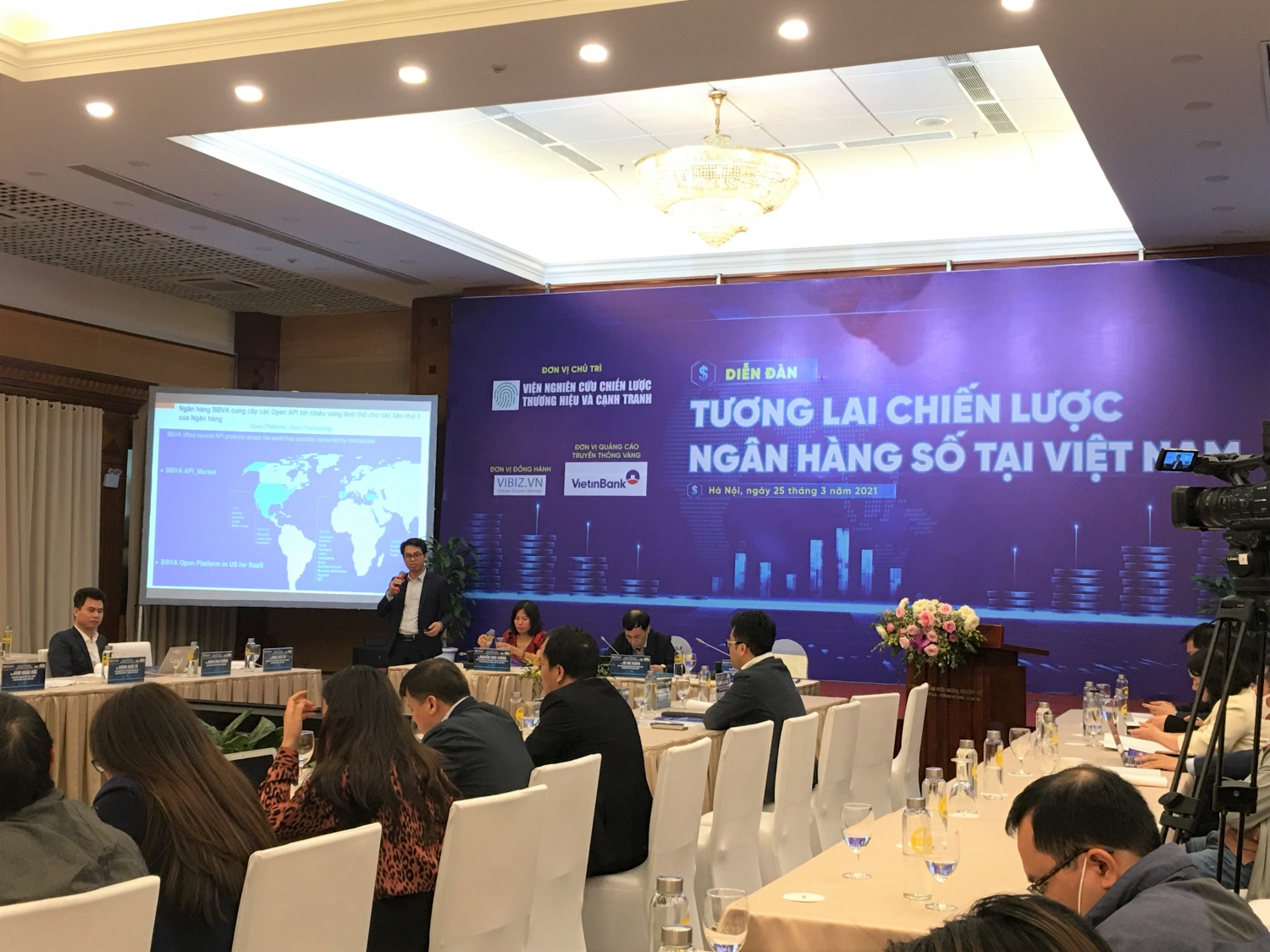 Các ngân hàng tại Việt Nam đẩy mạnh thực hiện chuyển đổi số