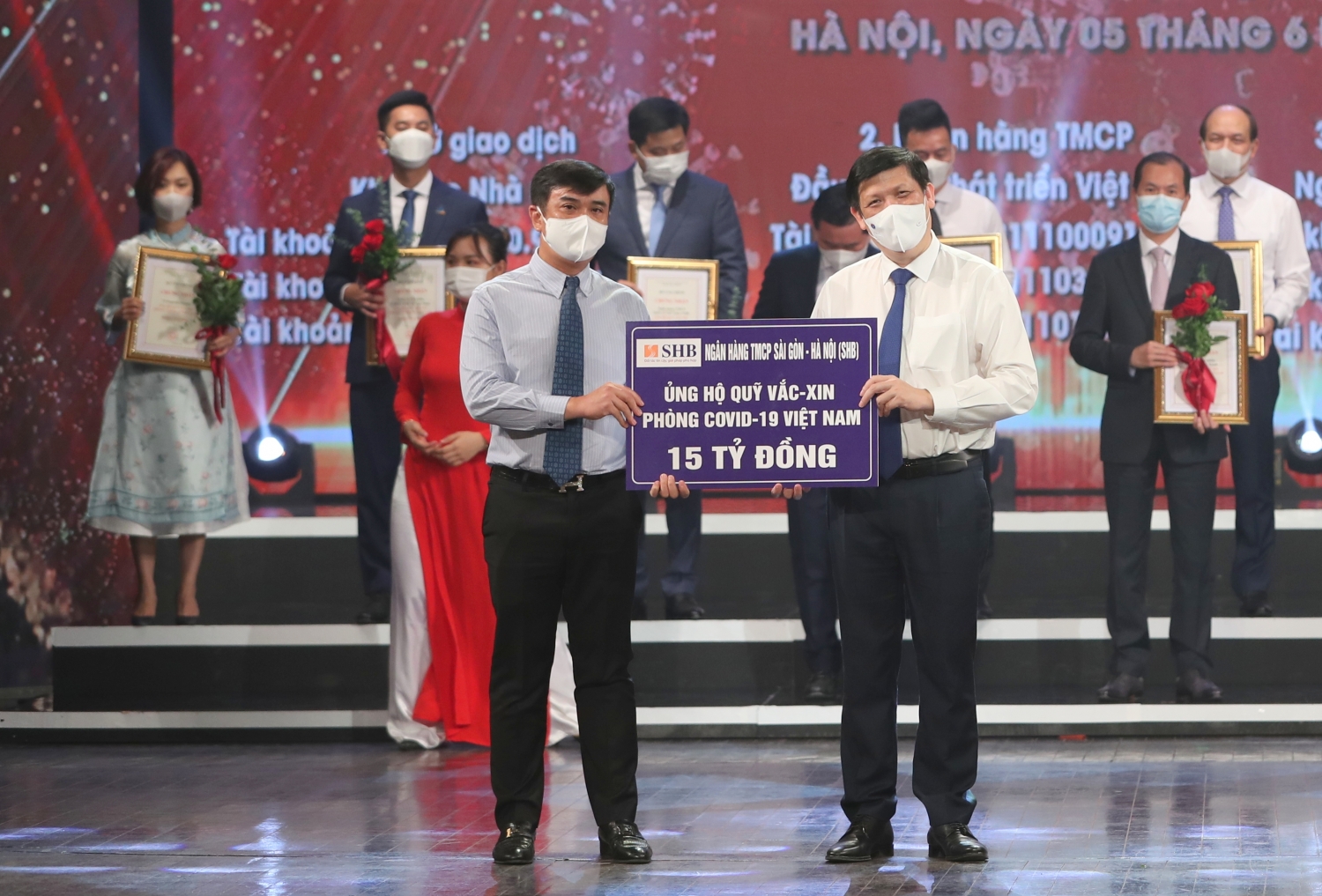 T&T Group và hệ sinh thái của bầu Hiển đóng góp gần 240 tỷ đồng phòng chống dịch COVID-19