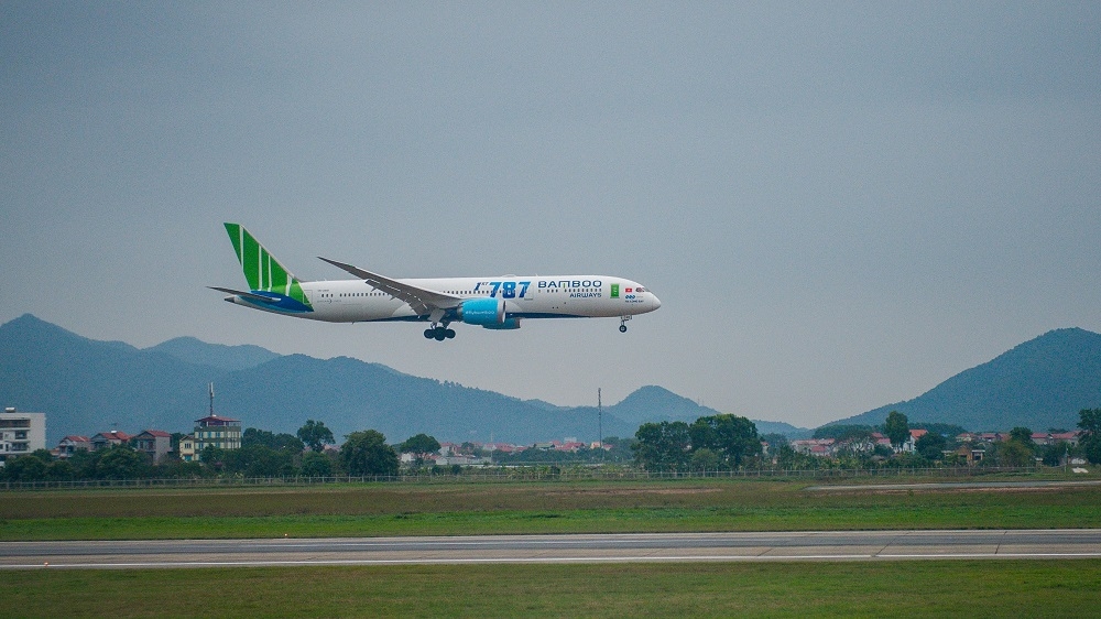 bamboo airways dua cong dan viet nam tu dubai hoi huong an toan