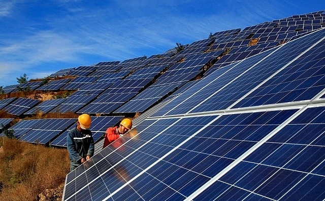 Tăng điện than, giảm điện tái tạo là đi ngược xu hướng chung trên thế giới