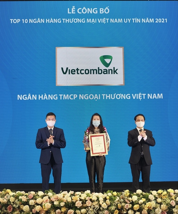Vietcombank tiếp tục dẫn đầu bảng xếp hạng Top 10 ngân hàng thương mại uy tín năm 2021