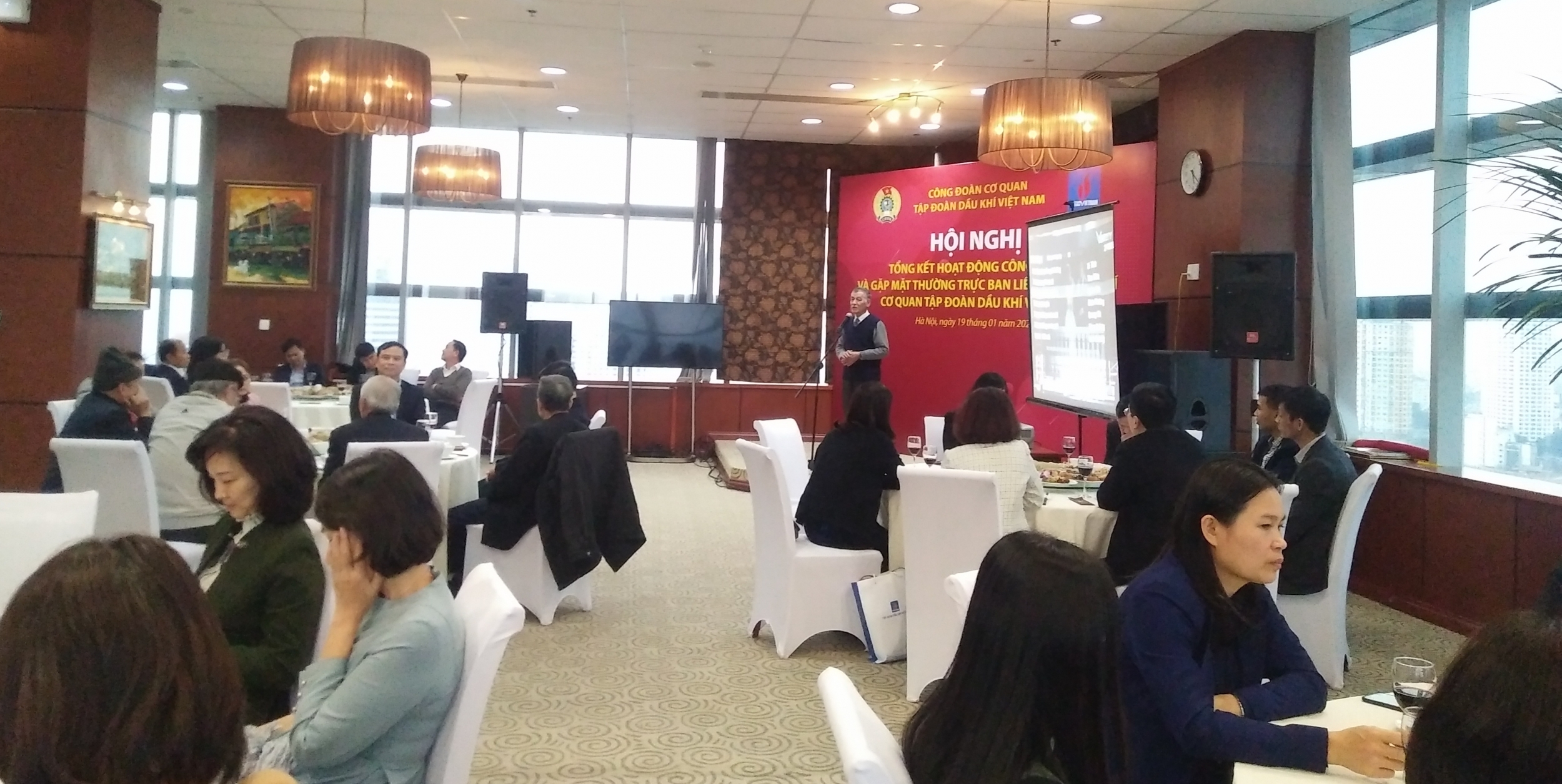 Gặp mặt giao lưu giữa cán bộ công đoàn và Thường trực Ban LLHT Cơ quan Tập đoàn