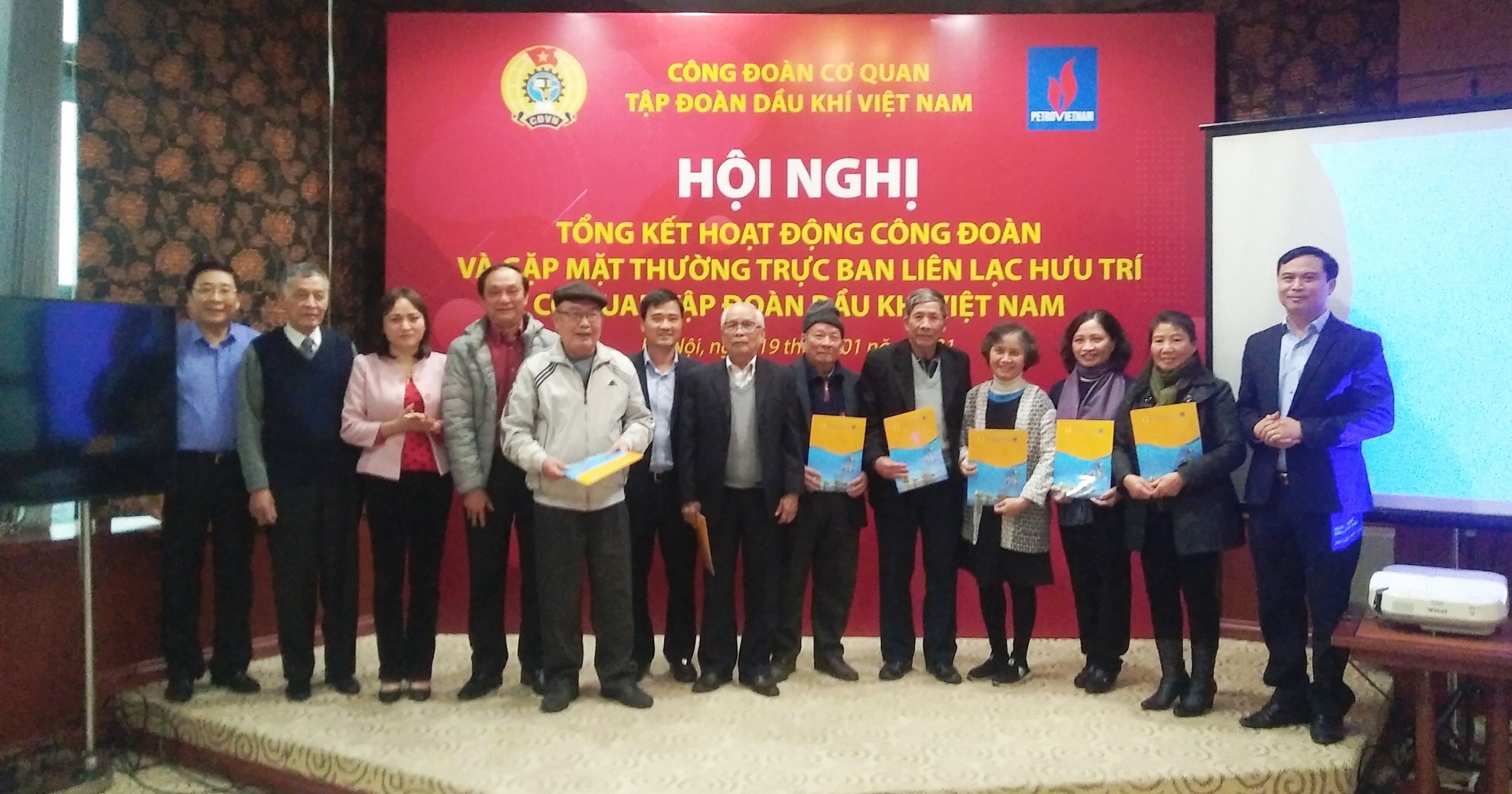 Gặp mặt giao lưu giữa cán bộ công đoàn và Thường trực Ban LLHT Cơ quan Tập đoàn