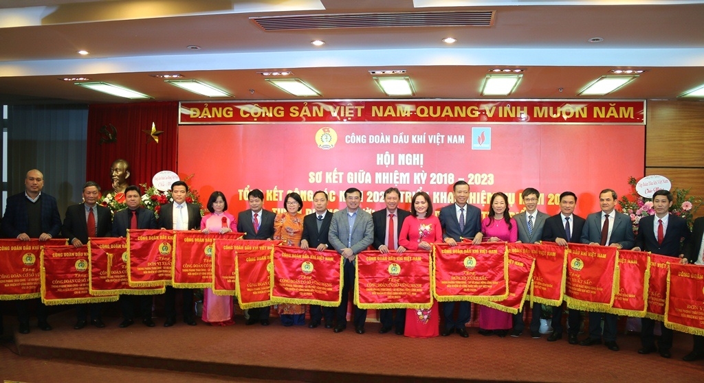 CĐ DKVN bản lĩnh, đoàn kết, sáng tạo vì sự phát triển bền vững của Petrovietnam