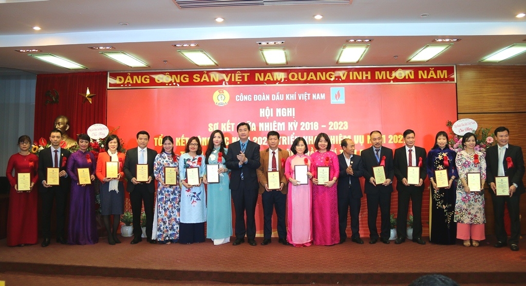 CĐ DKVN bản lĩnh, đoàn kết, sáng tạo vì sự phát triển bền vững của Petrovietnam