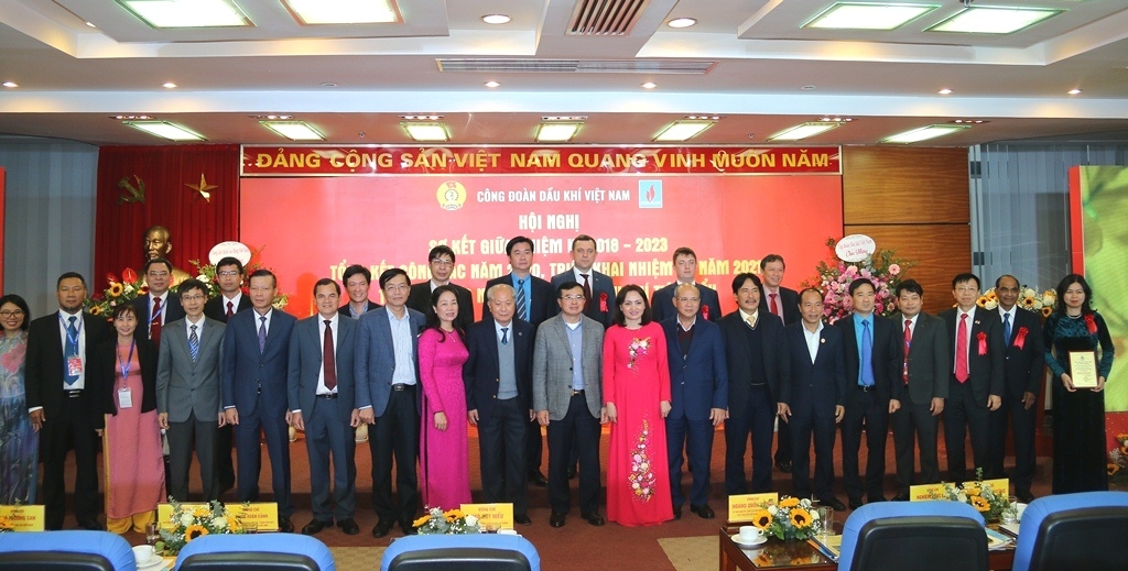 CĐ DKVN bản lĩnh, đoàn kết, sáng tạo vì sự phát triển bền vững của Petrovietnam