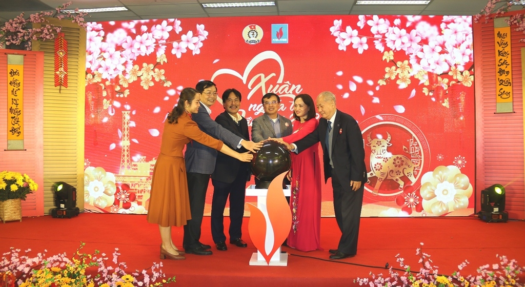Ấm áp “Xuân nghĩa tình Dầu khí - Kết nối yêu thương” năm 2021