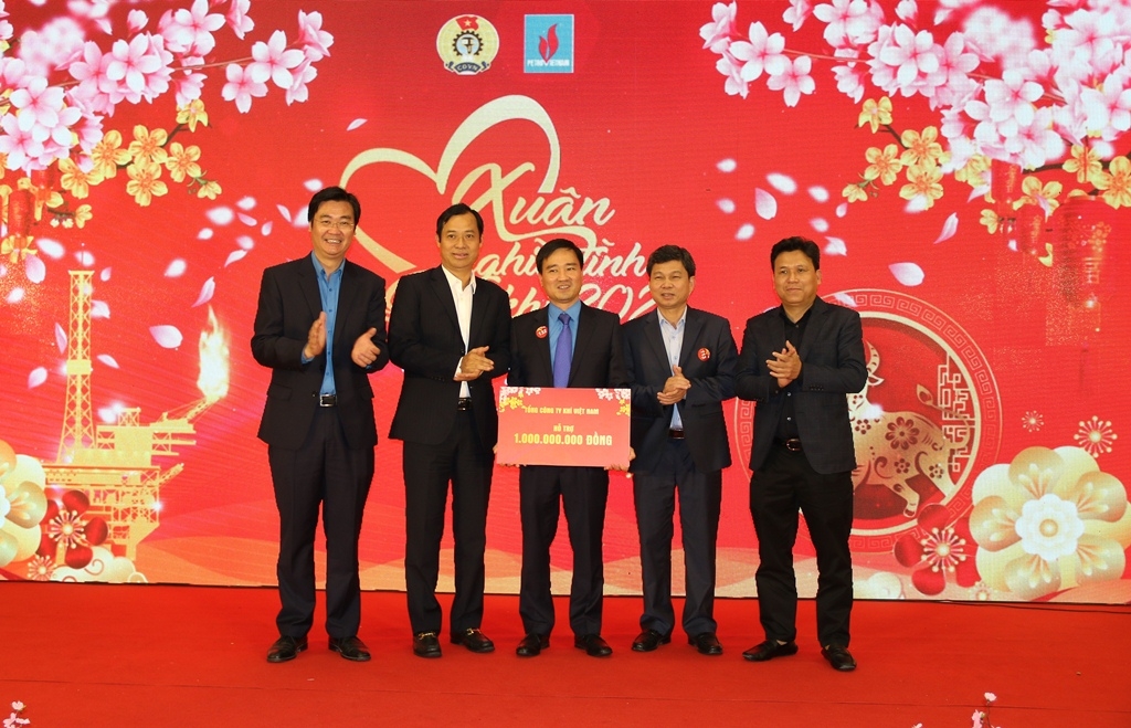 Ấm áp “Xuân nghĩa tình Dầu khí - Kết nối yêu thương” năm 2021