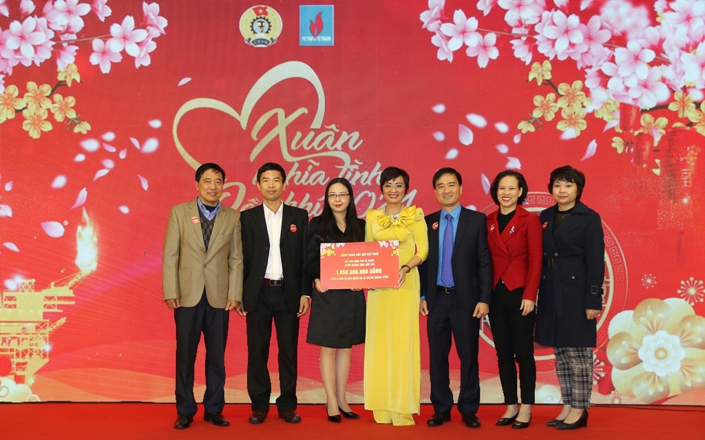 Ấm áp “Xuân nghĩa tình Dầu khí - Kết nối yêu thương” năm 2021