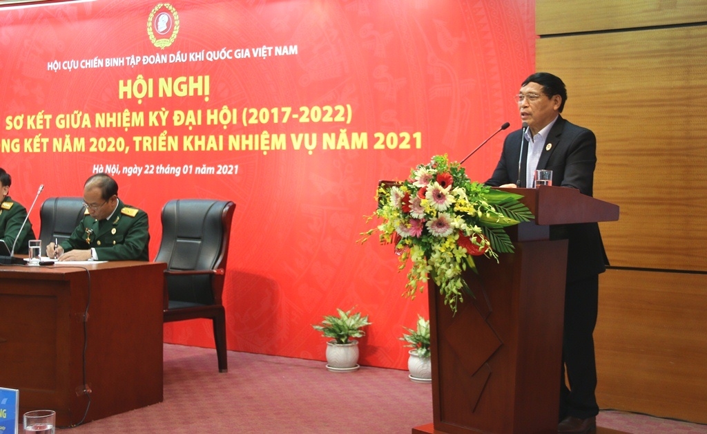 Hội CCB Tập đoàn tổ chức sơ kết giữa nhiệm kỳ 2017-2022, triển khai nhiệm vụ năm 2021